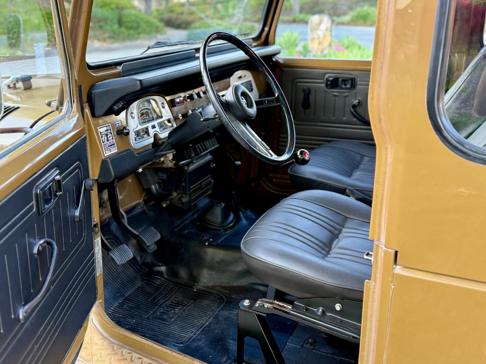 Toyota-FJ-Cruiser-1978-11