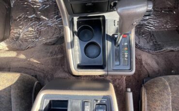 Toyota-Hiace-1994-Minivan-24