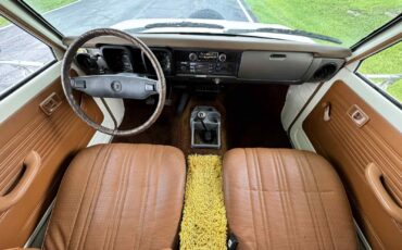 Toyota-Hilux-1979-11