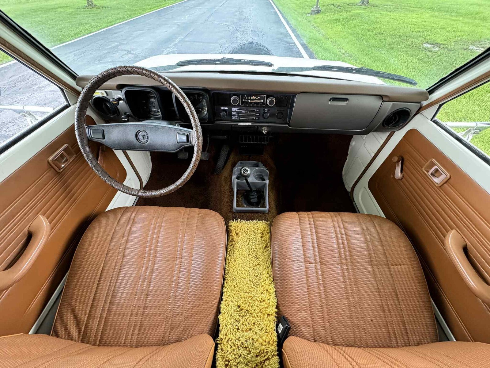 Toyota-Hilux-1979-11