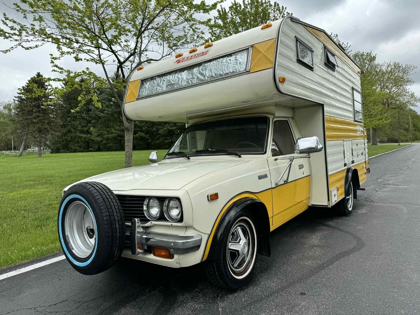 Toyota-Hilux-1979-2