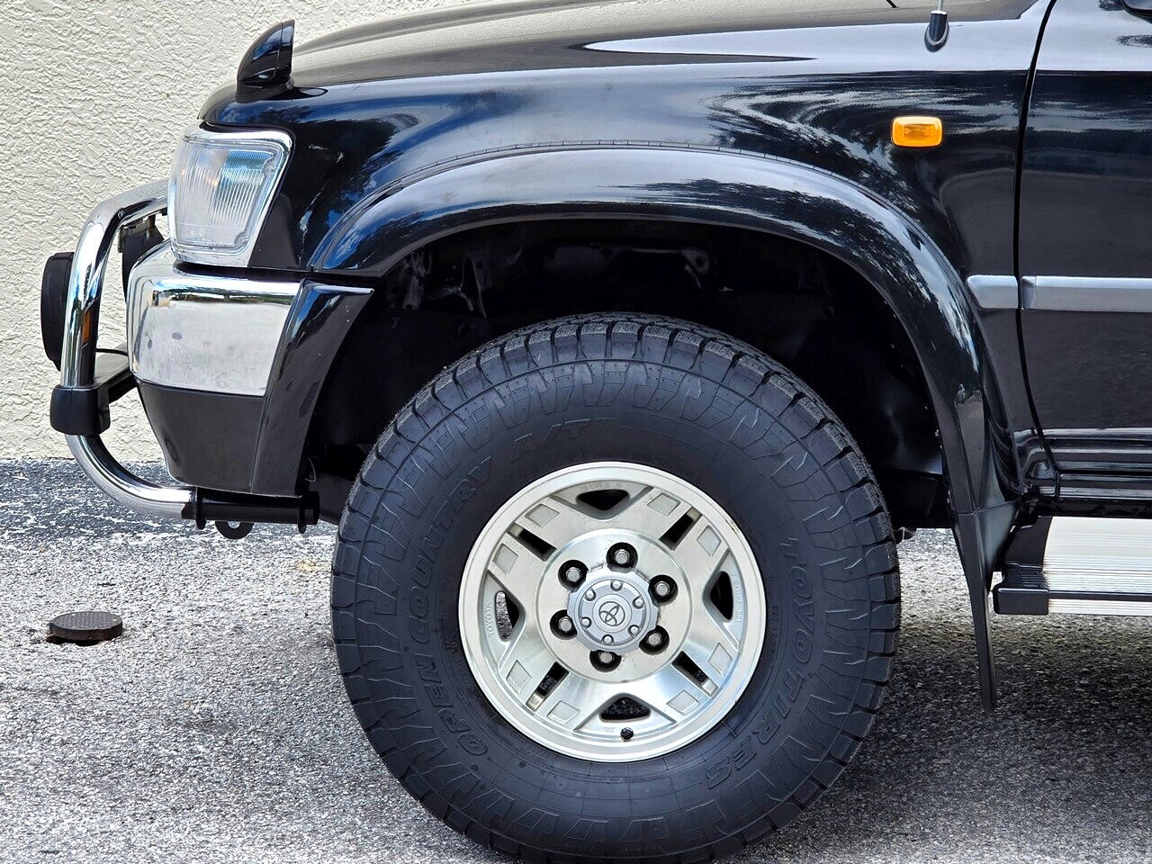 Toyota-Hilux-Surf-1995-SUV-10