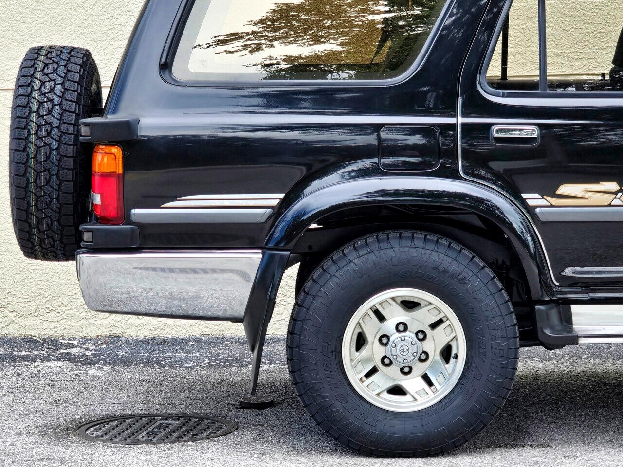 Toyota-Hilux-Surf-1995-SUV-16