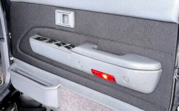 Toyota-Hilux-Surf-1995-SUV-38
