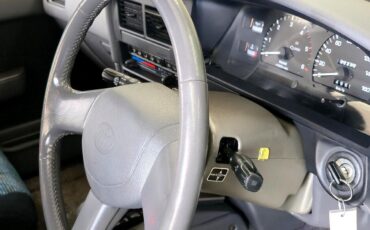 Toyota-Hilux-Surf-1995-SUV-39