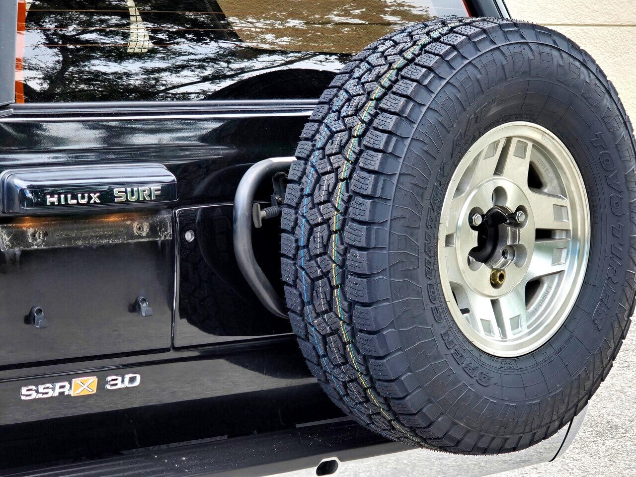Toyota-Hilux-Surf-1995-SUV-5