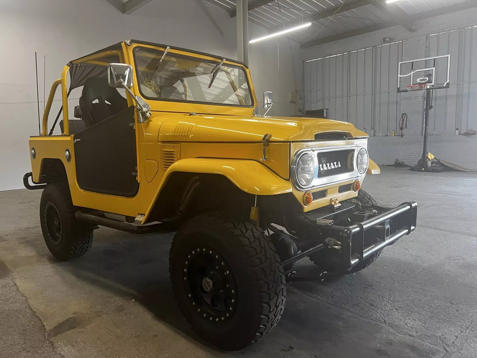 Toyota-Land-Cruiser-1967-4