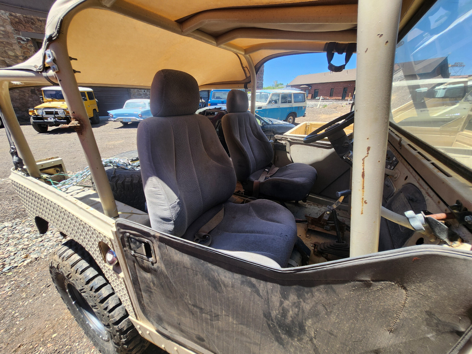 Toyota-Land-Cruiser-1969-13