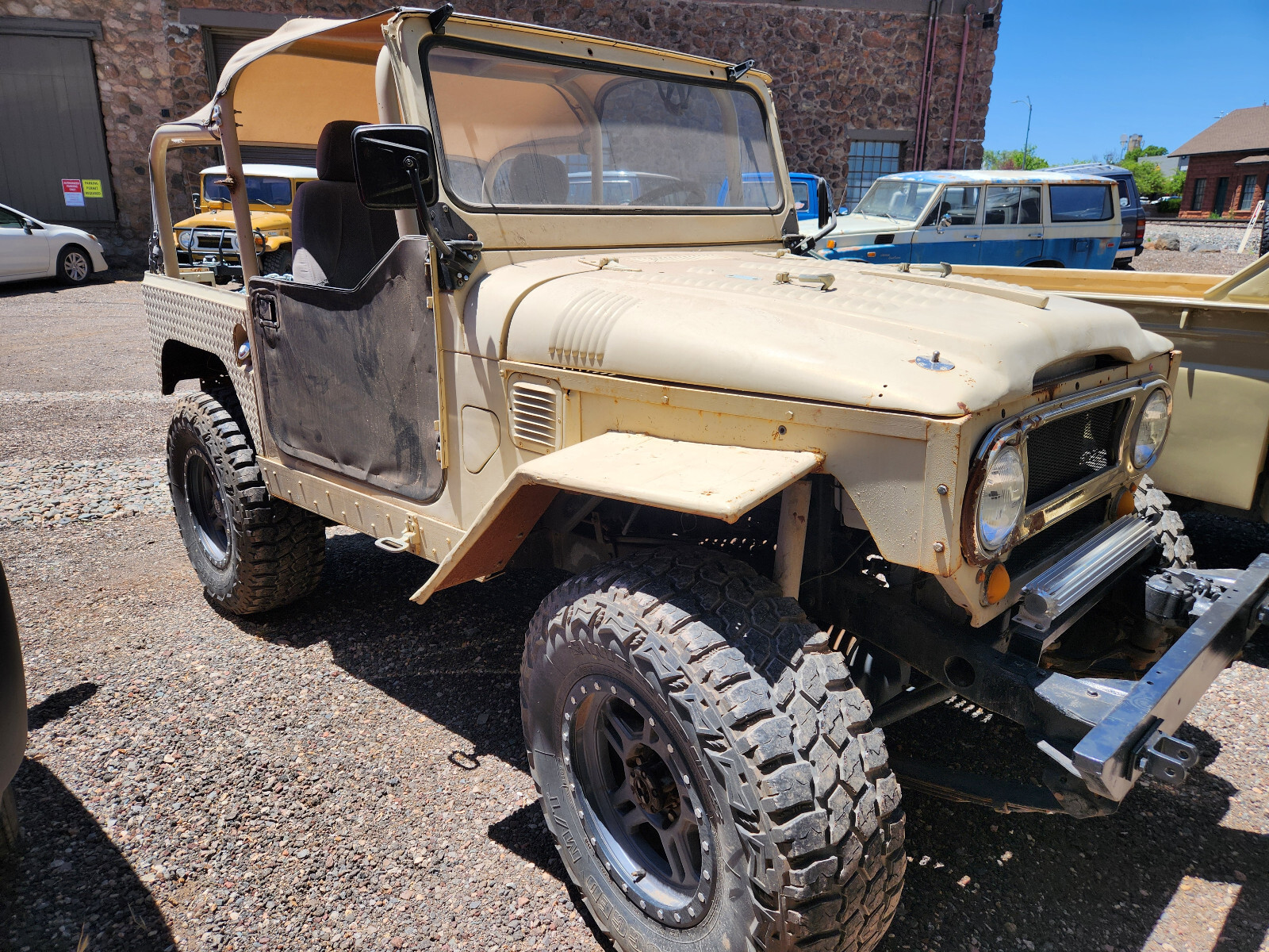 Toyota-Land-Cruiser-1969-3