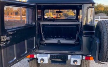 Toyota-Land-Cruiser-1970-SUV-14