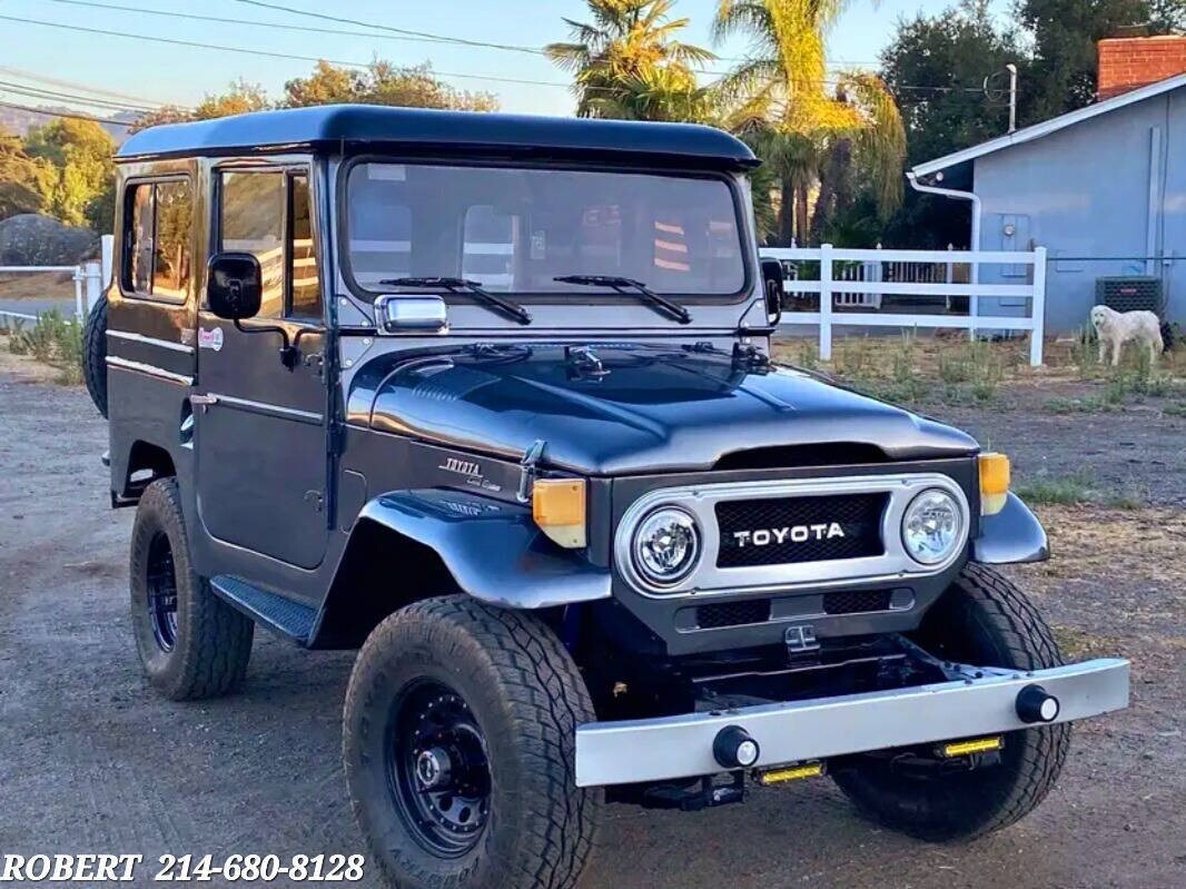 Toyota-Land-Cruiser-1970-SUV-2