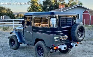 Toyota-Land-Cruiser-1970-SUV-3