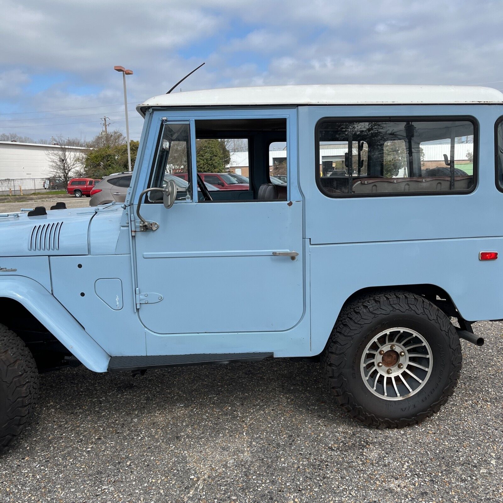 Toyota-Land-Cruiser-1971-SUV-2