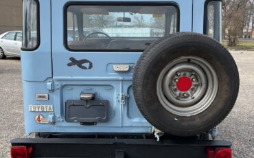 Toyota-Land-Cruiser-1971-SUV-4