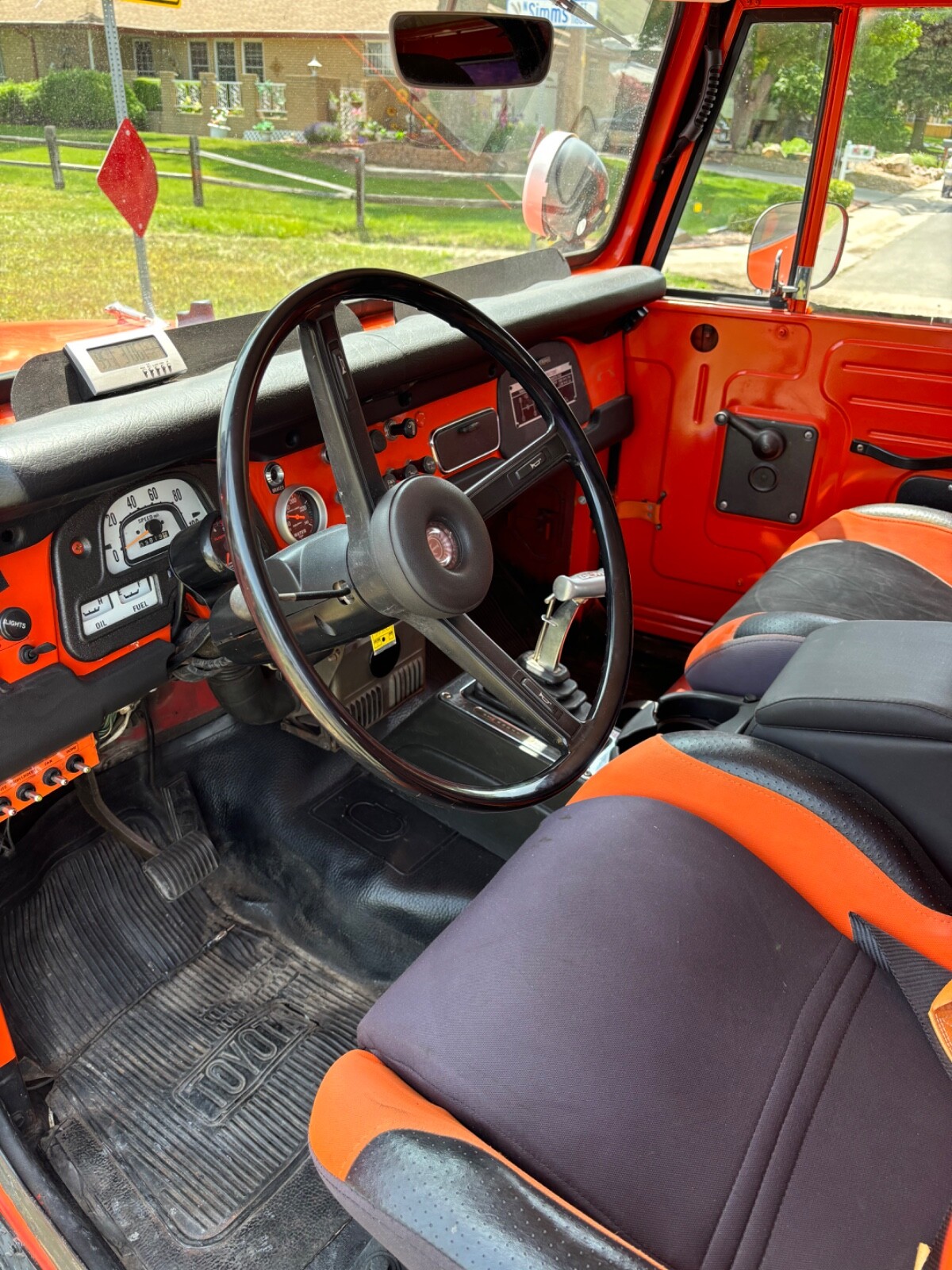 Toyota-Land-Cruiser-1973-SUV-12
