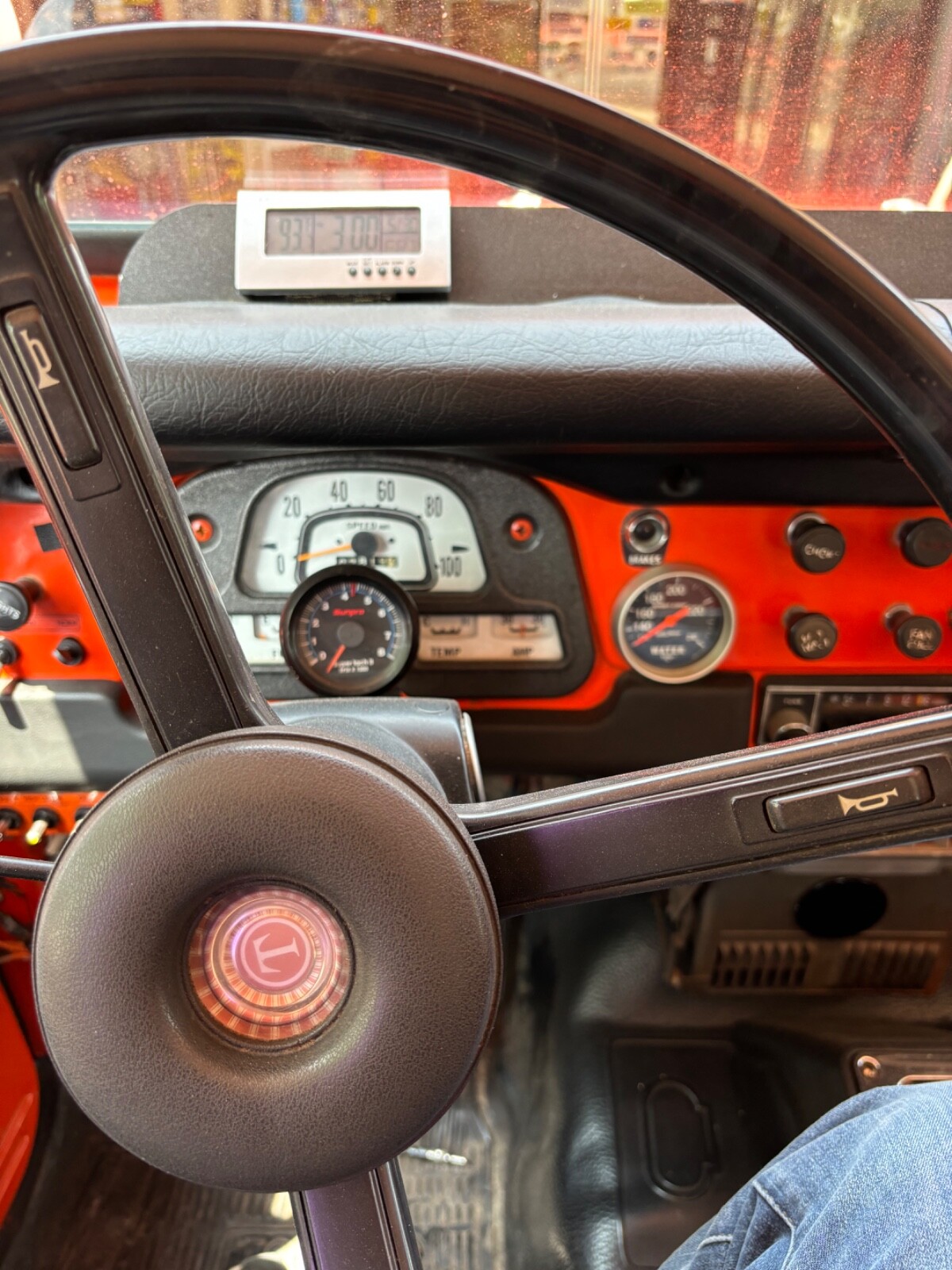 Toyota-Land-Cruiser-1973-SUV-2