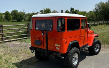 Toyota-Land-Cruiser-1973-SUV-8