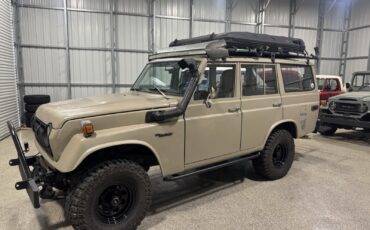 Toyota-Land-Cruiser-1975-SUV-1