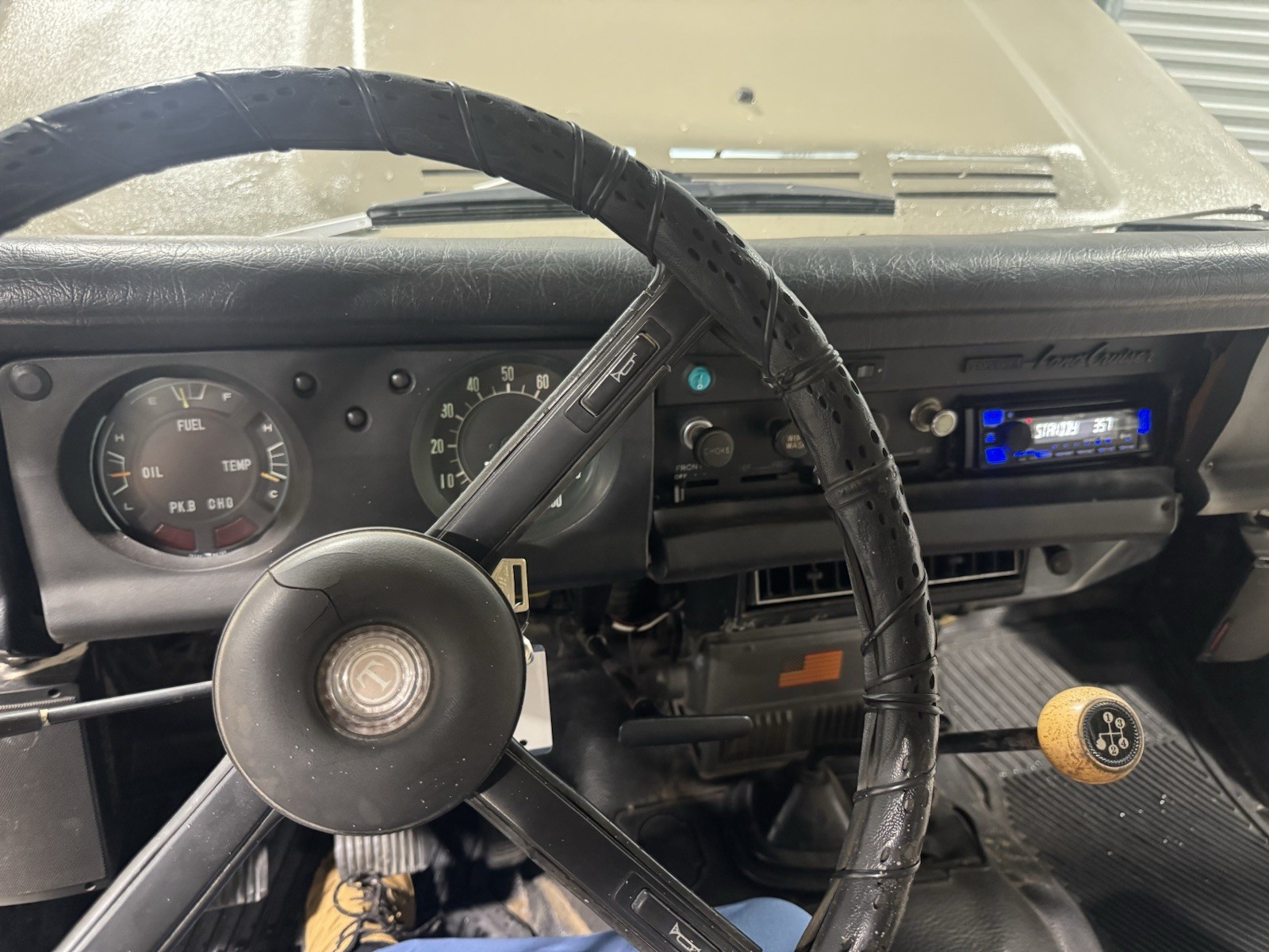 Toyota-Land-Cruiser-1975-SUV-16