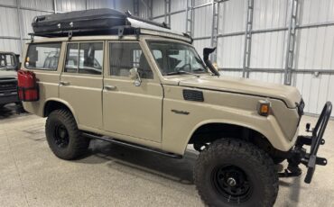 Toyota-Land-Cruiser-1975-SUV-2