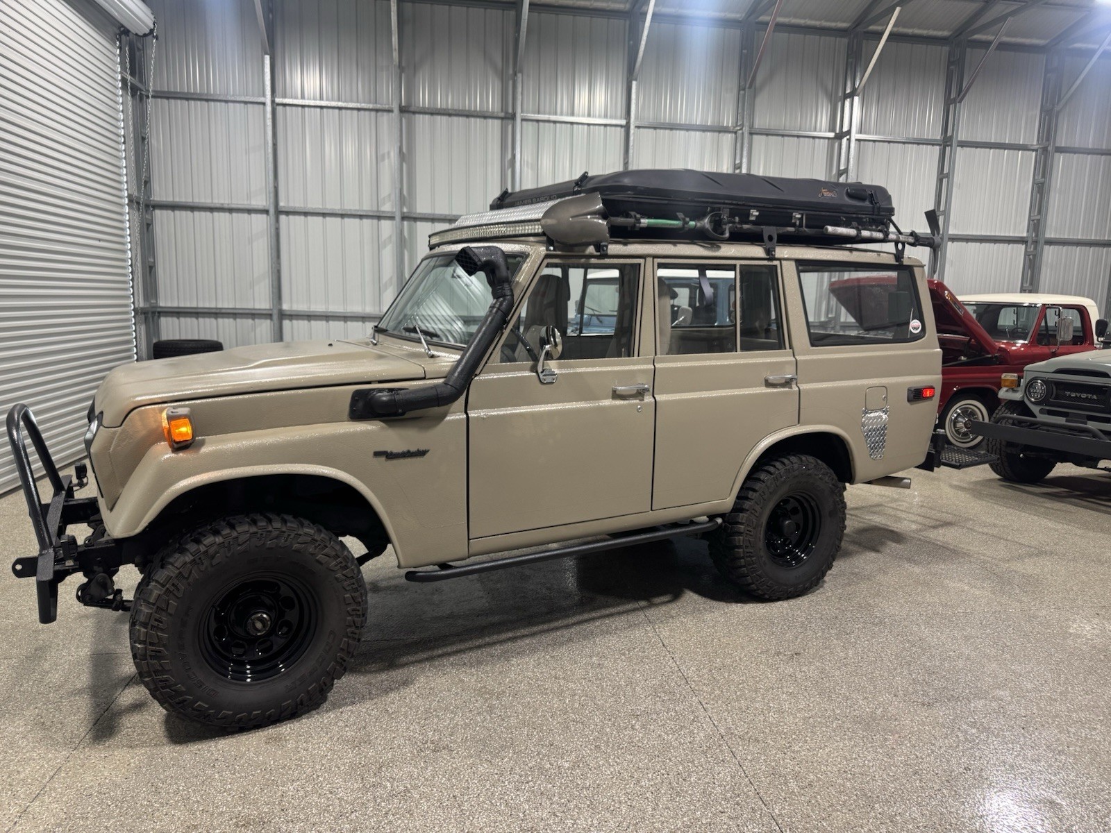 Toyota-Land-Cruiser-1975-SUV-3