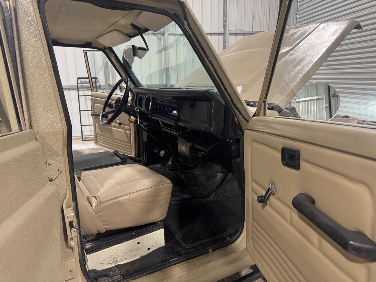 Toyota-Land-Cruiser-1975-SUV-30