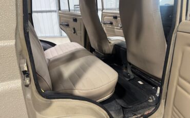 Toyota-Land-Cruiser-1975-SUV-31