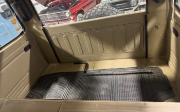 Toyota-Land-Cruiser-1975-SUV-33