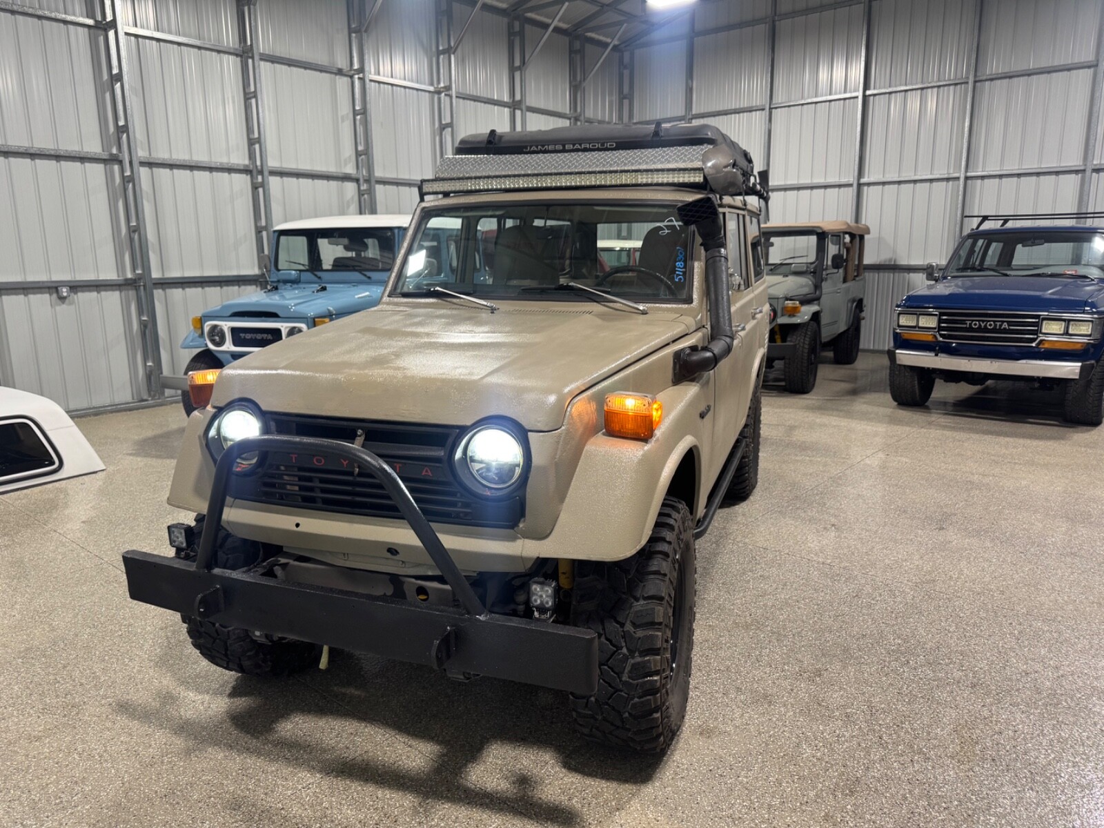 Toyota-Land-Cruiser-1975-SUV-36