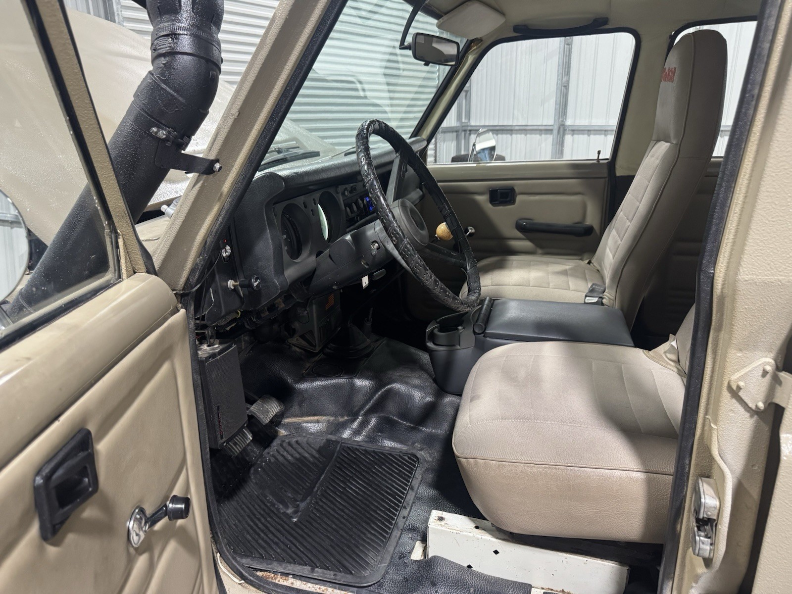 Toyota-Land-Cruiser-1975-SUV-5