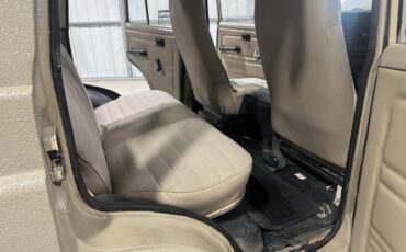 Toyota-Land-Cruiser-1975-SUV-8