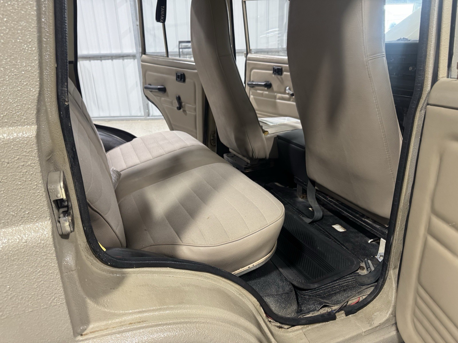 Toyota-Land-Cruiser-1975-SUV-8