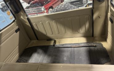 Toyota-Land-Cruiser-1975-SUV-9