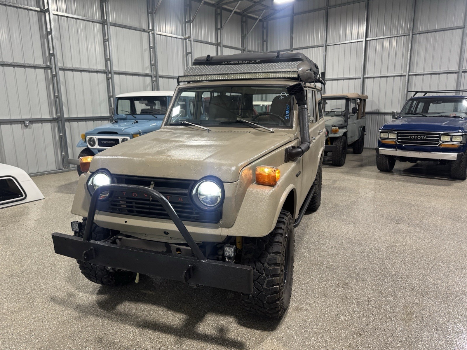 Toyota-Land-Cruiser-1975-SUV