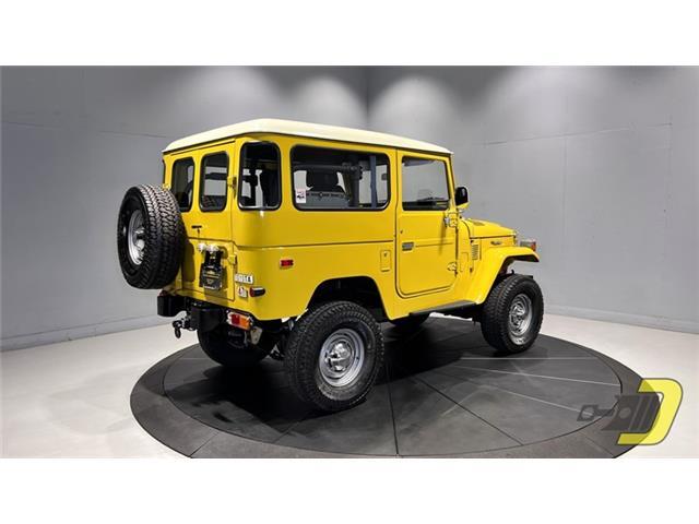 Toyota-Land-Cruiser-1976-SUV-33