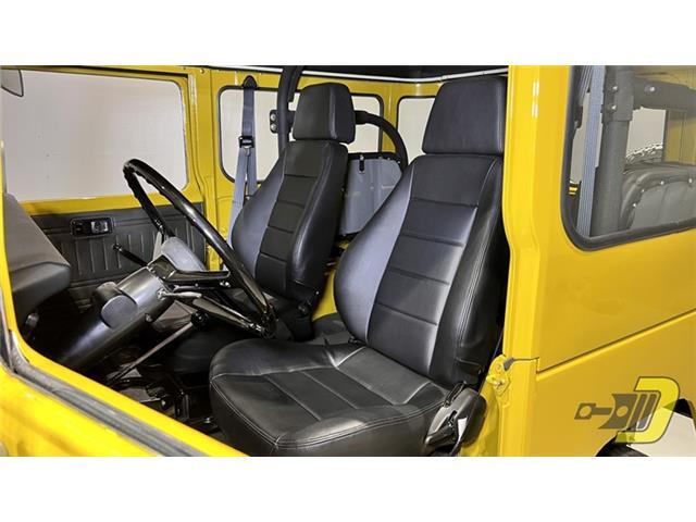 Toyota-Land-Cruiser-1976-SUV-39