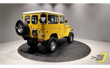 Toyota-Land-Cruiser-1976-SUV-7