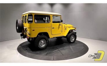 Toyota-Land-Cruiser-1976-SUV-8