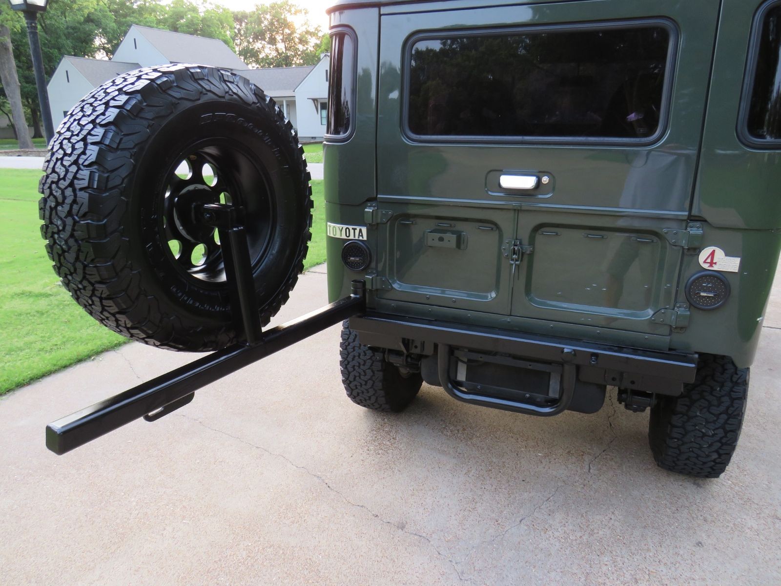 Toyota-Land-Cruiser-1977-SUV-10