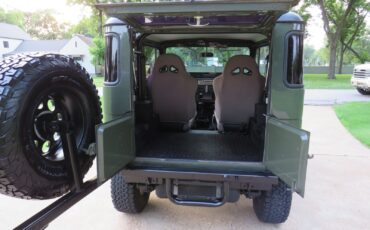 Toyota-Land-Cruiser-1977-SUV-11