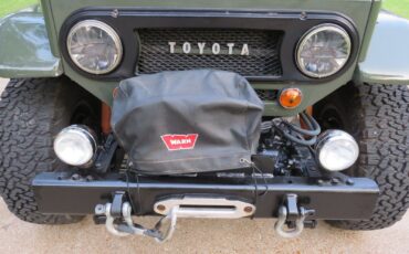 Toyota-Land-Cruiser-1977-SUV-6