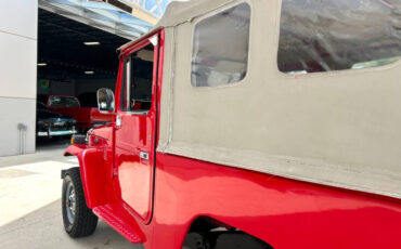 Toyota-Land-Cruiser-1978-SUV-12