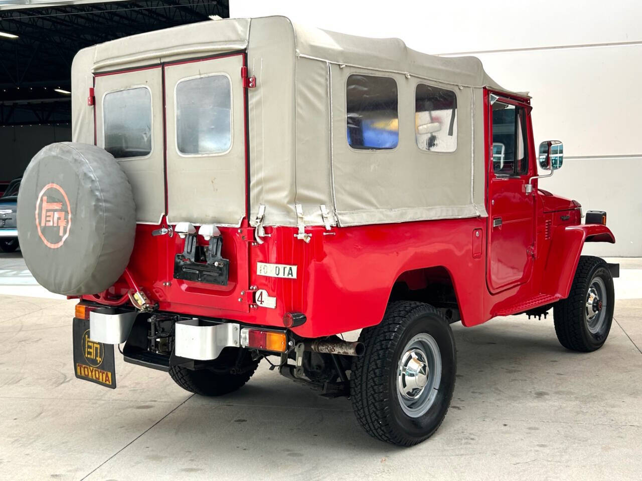 Toyota-Land-Cruiser-1978-SUV-4