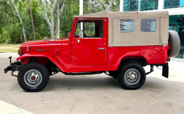 Toyota-Land-Cruiser-1978-SUV-8