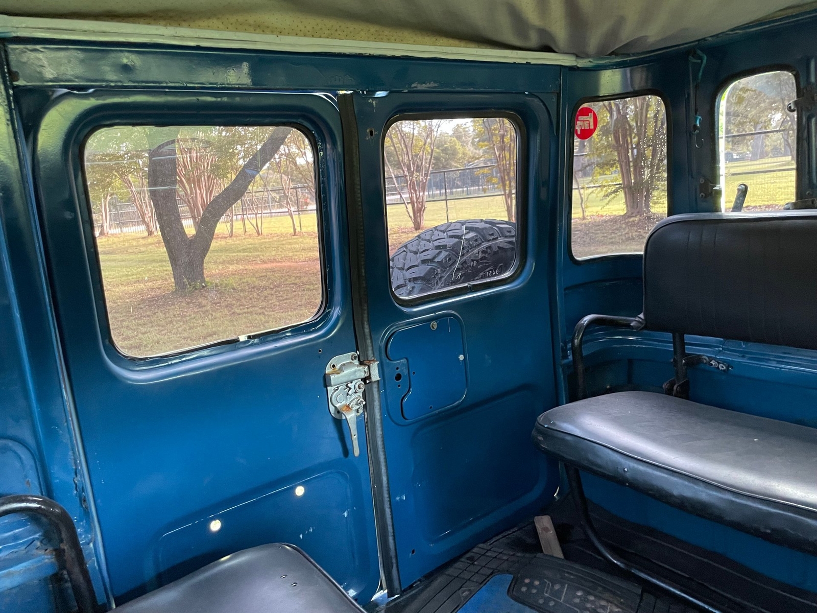 Toyota-Land-Cruiser-1979-11