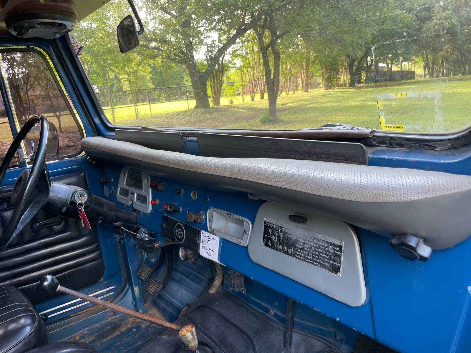 Toyota-Land-Cruiser-1979-12