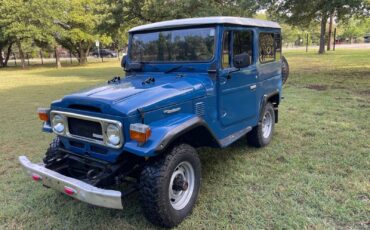 Toyota-Land-Cruiser-1979-17