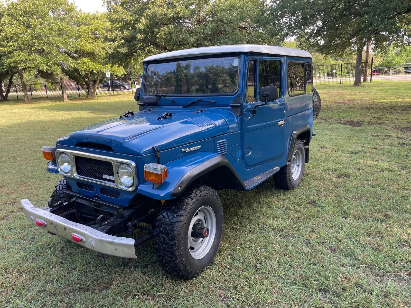 Toyota-Land-Cruiser-1979-17