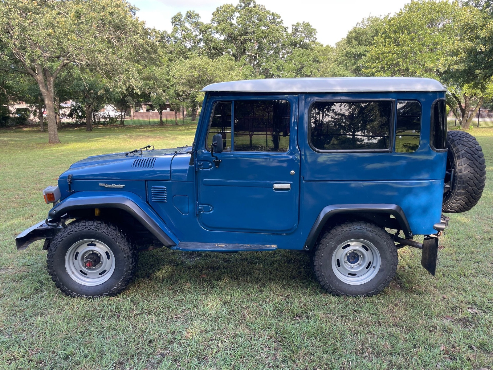 Toyota-Land-Cruiser-1979-18