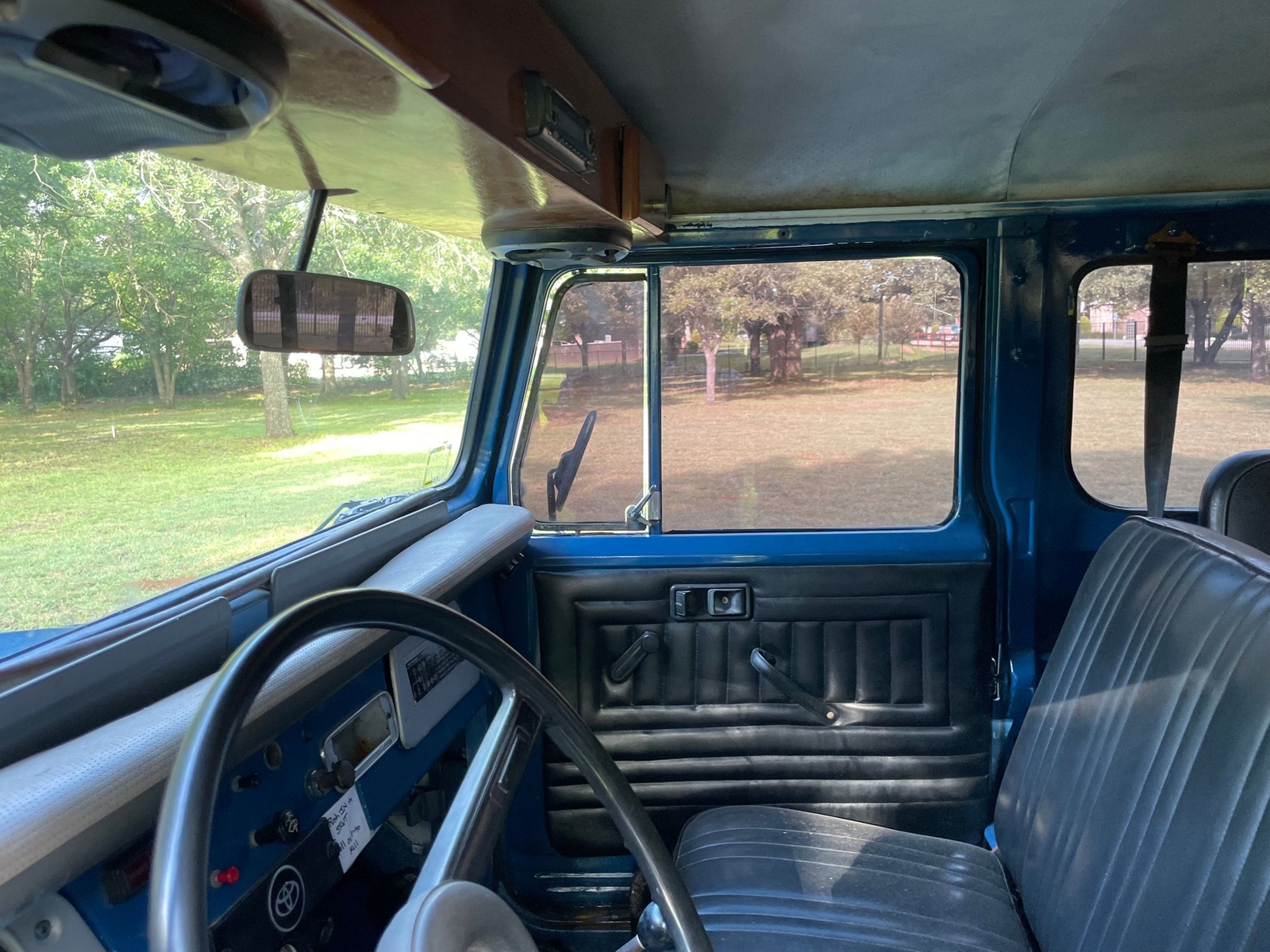 Toyota-Land-Cruiser-1979-19